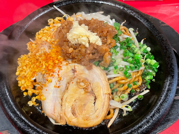 「鉄板あぶらーめん　￥１２５０」@鉄板あぶらーめん 長岡流の写真