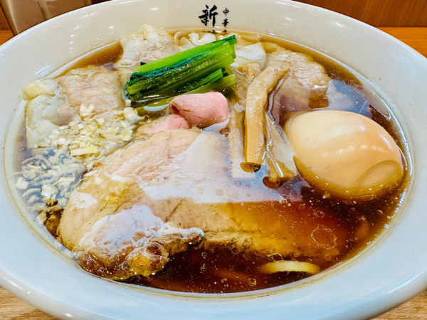 「醤油ワンタンメン【1600円】」@中華そば 新増田の写真