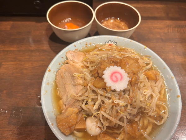 「ラーメン少なめ(ちょい野菜アブラ)+アブラ増し」@自家製麺 No11 ASAKUSAの写真