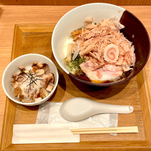 「【中華そば 深緑】鰹のぶっかけ 追い飯付」@ラーメンWalkerキッチンの写真