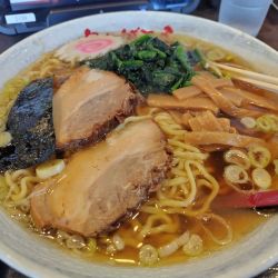 醤油ラーメン大盛り750円