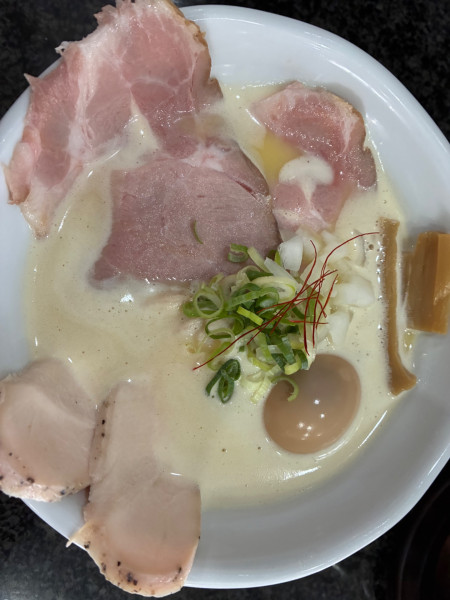 「1350円　特製濃厚エスプレッソ塩ラーメン」@Ramen 光鶏の写真
