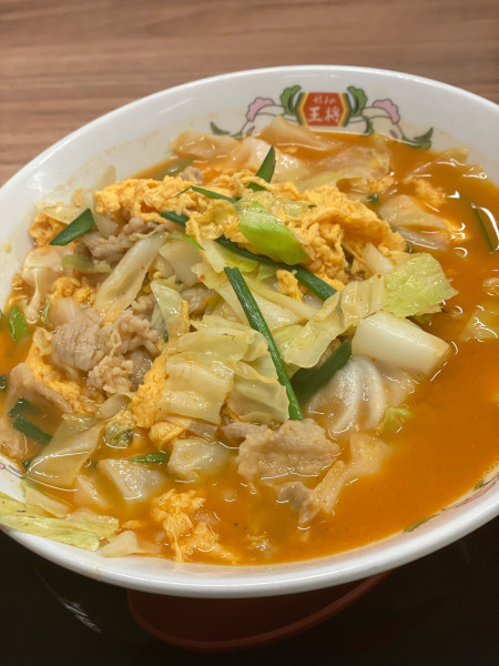 「豚辛ラーメン」@餃子の王将 神の倉店の写真