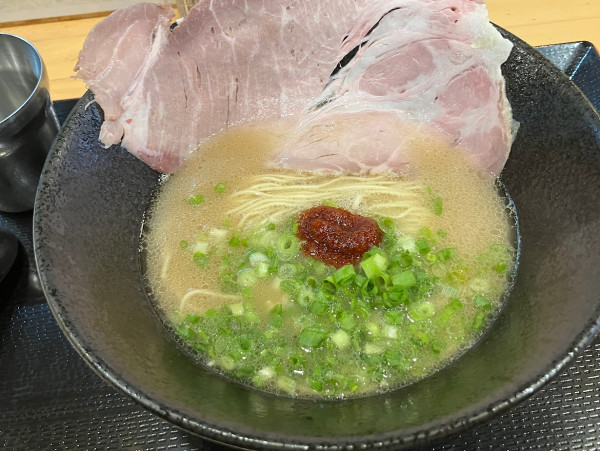 「豚骨らぁ麺」@博多豚骨らぁ麺 一絆 上野御徒町本店の写真