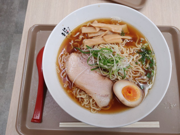 「醤油らーめん　大盛り　 700+10円」@にぼしまじんの写真