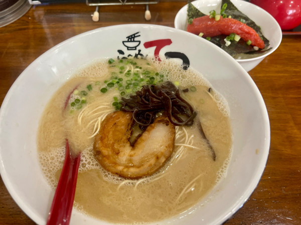 「とんこつラーメン」@ラーメンてつ 埼玉蓮田支店の写真