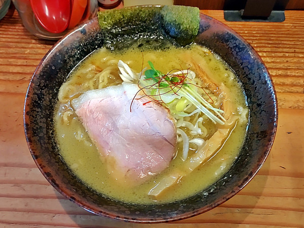 「濃厚牡蠣そば」@貝だしラーメン 貝ガラ屋の写真