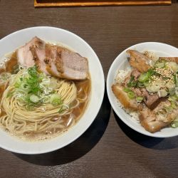 肉煮干しそば+肉飯大