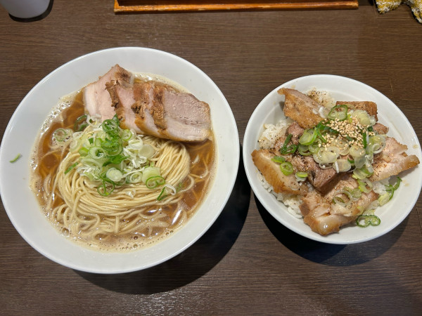 「肉煮干しそば+肉飯大」@麺処 遊 蕨店の写真