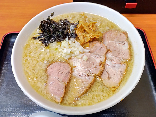 「背脂煮干」@肉煮干中華そば 鈴木ラーメン店の写真