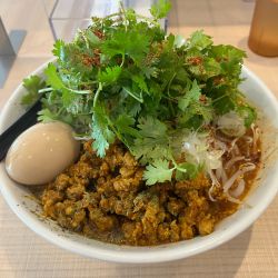 辛スパイシーらー麺　1050円