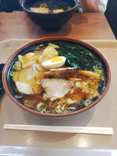 「醤油全部のせ（1090円+大盛180円）」@加秀の写真