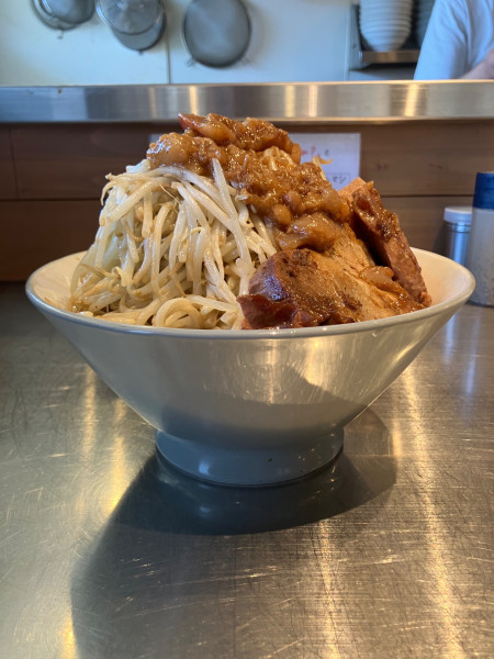 「らーめん 300g 1000円」@成城贅肉店の写真