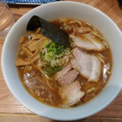 らーめん（920円）