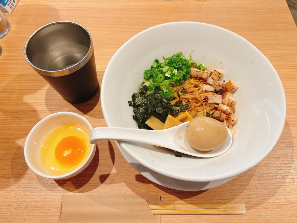 「京都醤油まぜそば＋生卵」@台湾まぜそば専門店 脳天喜。の写真