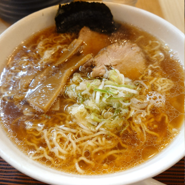 「醤油らーめん（あっさり）」@魚一 らーめん工房の写真