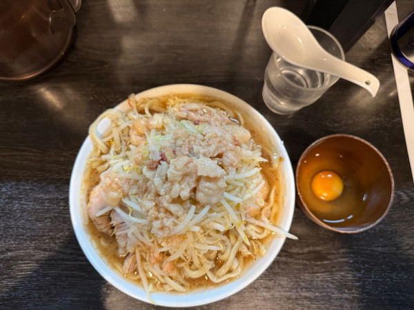 「小ラーメン(豚4枚)、生卵」@豚星。の写真