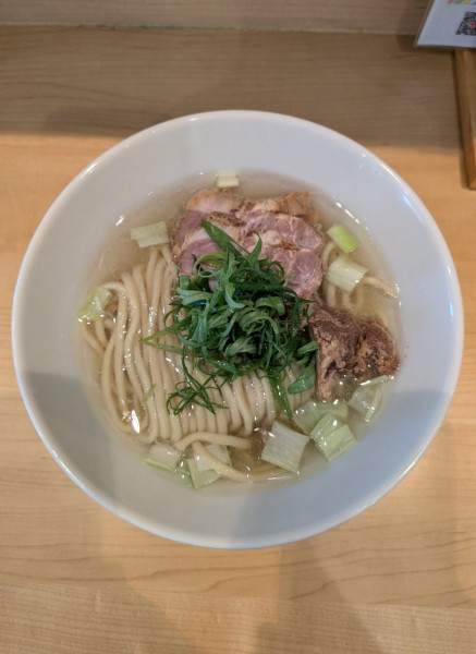 「肉出汁そば 塩」@「七色の落書き」の写真