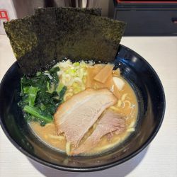 豚骨醤油ラーメン