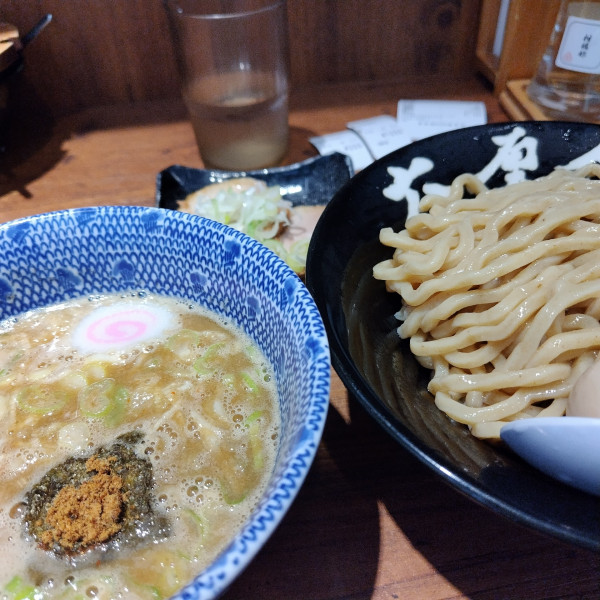 「味玉つけ麺1050円　小豚200円」@六厘舎 大崎店の写真