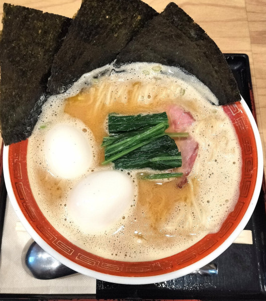 「(限定)ハウス系ヨウコツしょうゆライト1300 円+味玉200円」@瀬戸内食堂 ねいろ屋の写真