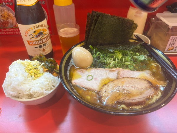 「特製ラーメン(中)+味玉＋ライス+瓶ビール」@八代目 野中家の写真