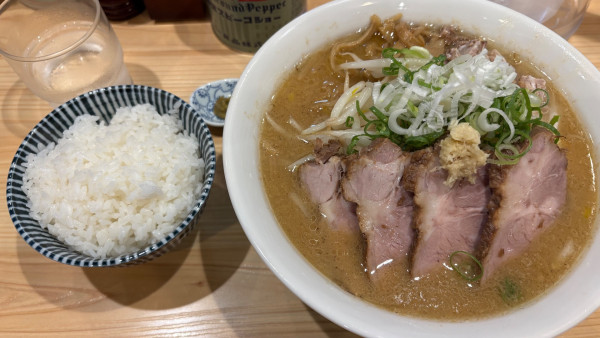 「味噌チャーシューらーめん＋もやし＋ライス」@三ん寅の写真