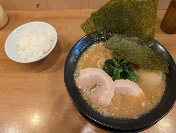 「醤油SPラーメン」@横浜家系ラーメン 浅草家の写真