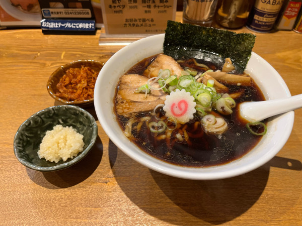 「船場ブラック 900円＋揚げ玉一味＋ニンニク」@喜多方ラーメン 舟場αの写真
