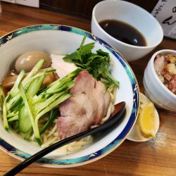 昆布水つけ麺 味玉 肉飯