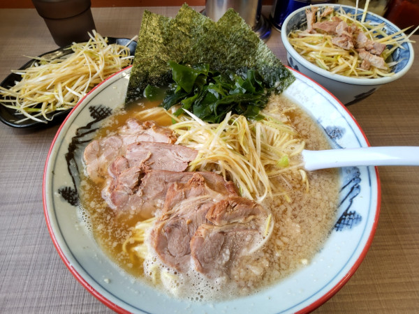 「ネギチャーシューメン＋ミニネギどん＋ネギ＋背脂」@ラーメンショップ 122号騎西店の写真