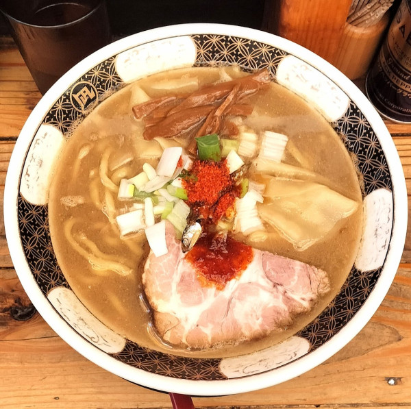 「すごい煮干ラーメン 1350円」@すごい煮干ラーメン凪 新宿ゴールデン街店 本館の写真