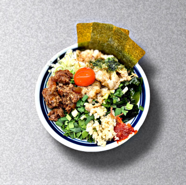 「【限定】ニラ玉背脂まぜそば」@らーめん 護什番の写真