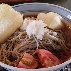 冷しあげ餅ぶっかけそば（1,100円）