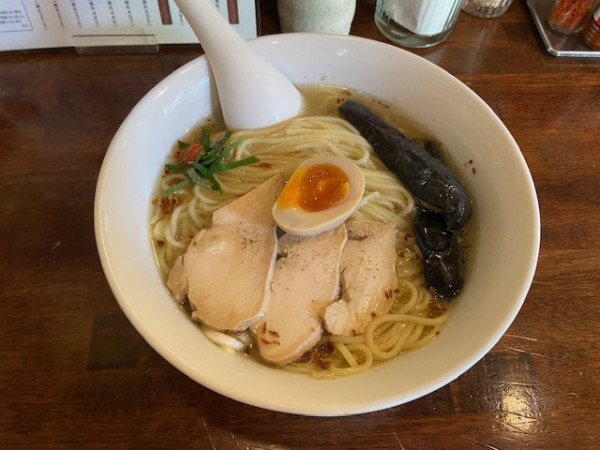 「鶏の冷た～い塩らはッ！（大盛）」@ラハメン ヤマンの写真