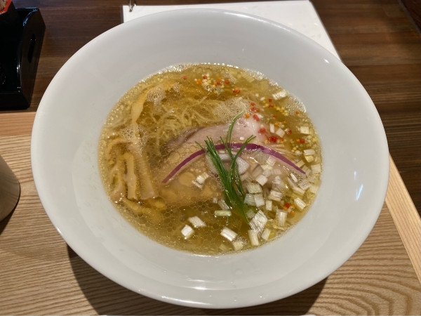 「天義淡麗塩ラーメン（全粒粉麺）1,300円」@淡麗らーめん 幻の天義の写真