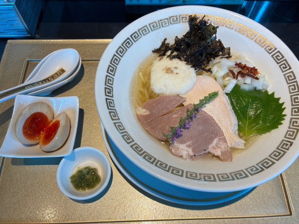 「［期間限定］ニボコン+燻製玉子」@鯛白湯らーめん ○de▽ 三ノ宮店の写真