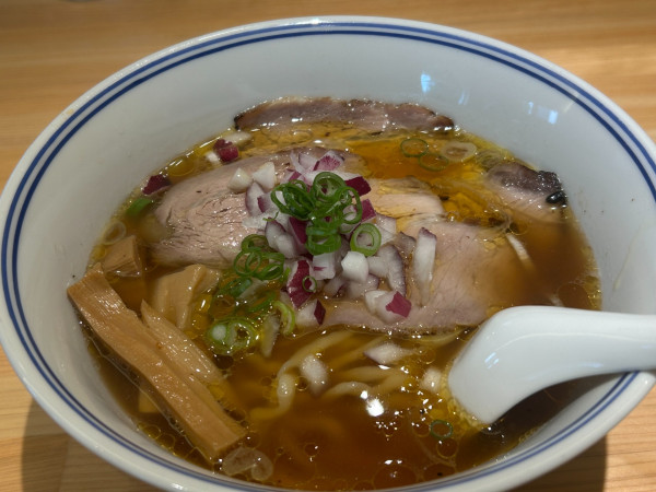 「えびすそば（醤油）930円」@らぁめん ゑびすやの写真