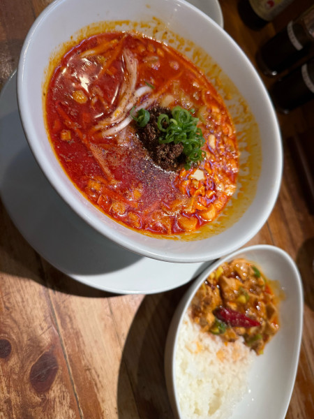 「汁あり成都小麻婆飯セット(中辛)+温玉」@成都正宗担々麺 つじ田の写真