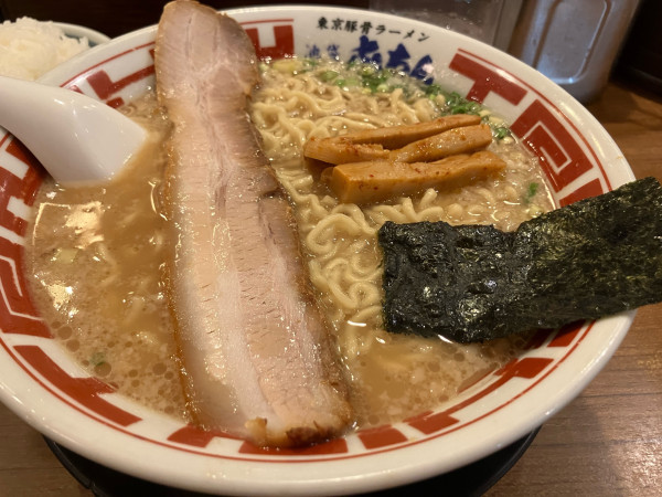 「東京豚骨ラーメン　880円」@屯ちん 池袋本店の写真