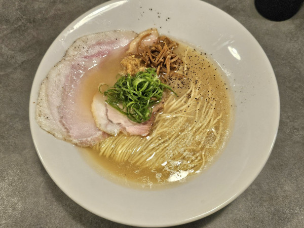 「【限定】秋田牛脂の白湯ソバ　1000円」@Ramen Aoの写真