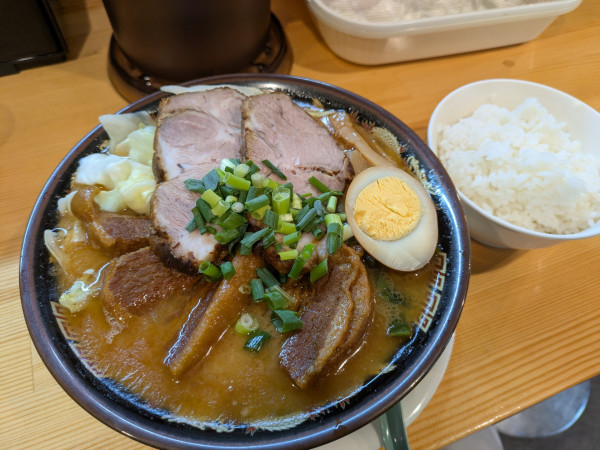 「桃太郎ラーメン＋半ライス」@酔麺 此乃花の写真