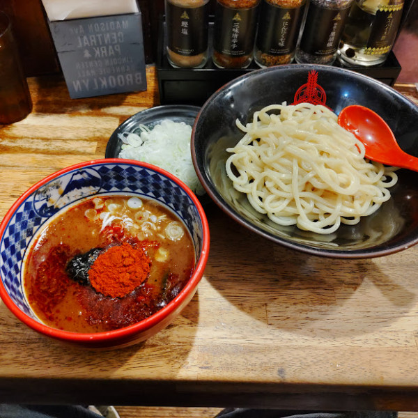 「灼熱つけ麺（極限、小、あつもり、+薬味ねぎ）」@つけ麺専門店 三田製麺所 有楽町店の写真