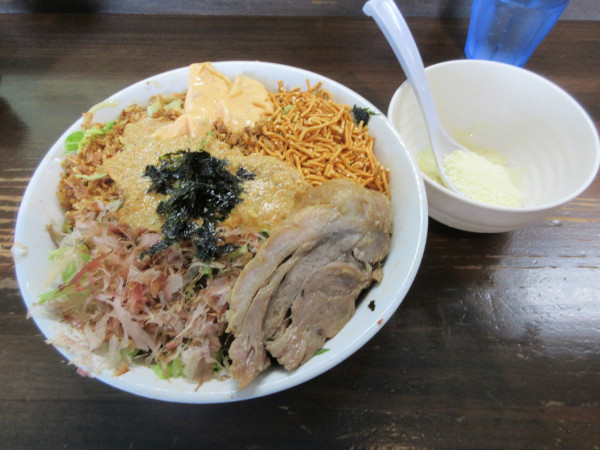 「限定サマまぜ（１４００円）＋粉チーズ２００円」@ハイマウントJ つくば店の写真