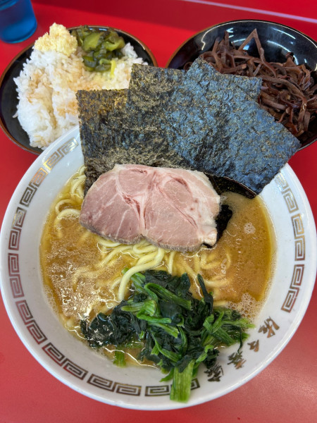 「らーめん並　850円　鬼キクラゲ　100円」@家系ラーメン 佐々喜家の写真