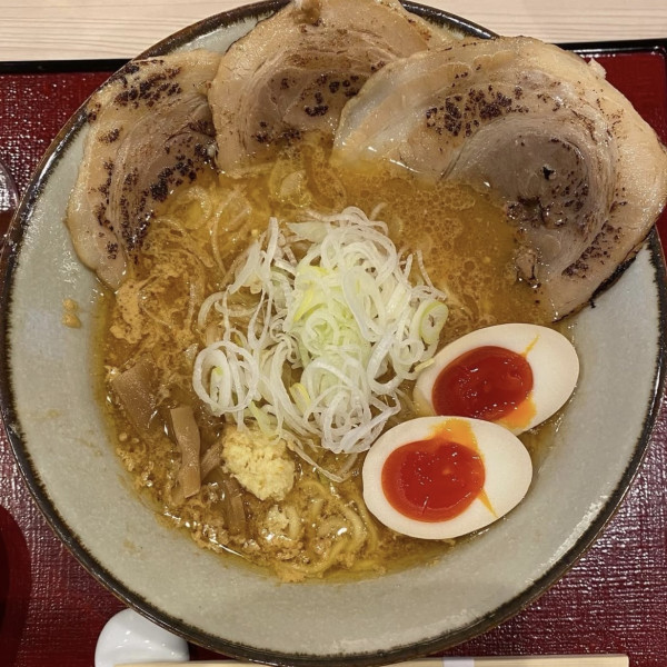 「札幌味噌炙り焼豚麺」@麺スタイル谷本家 大阪梅田店の写真