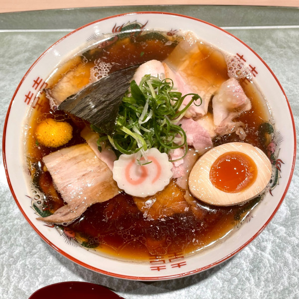 「【限定】極太手揉み魚介らぁ麺」@らぁ麺 花萌葱の写真