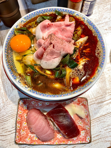 「【限定】深谷辛ネギブラック」@中華そば 四つ葉の写真