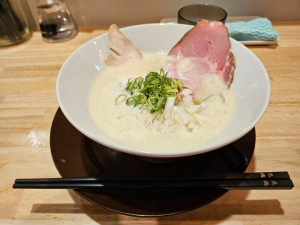 「濃厚エスプレッソ塩らーめん」@光鶏 TOYOTAの写真