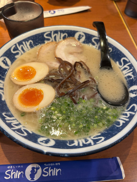 「ラーメン」@博多ラーメン ShinShin 博多デイトス店の写真
